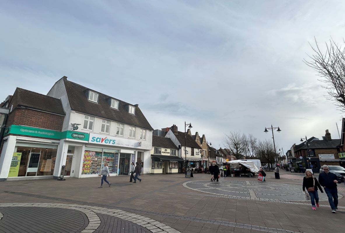 120-122 High Street, Hoddesdon, Hertfordshire, EN11 8HD