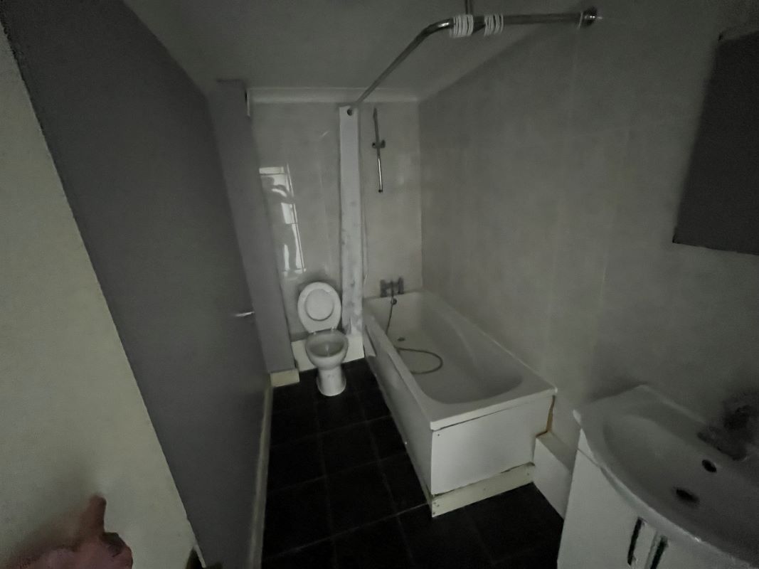 Flat B, 39 Endwell Road, Brockley, London, SE4 2NE