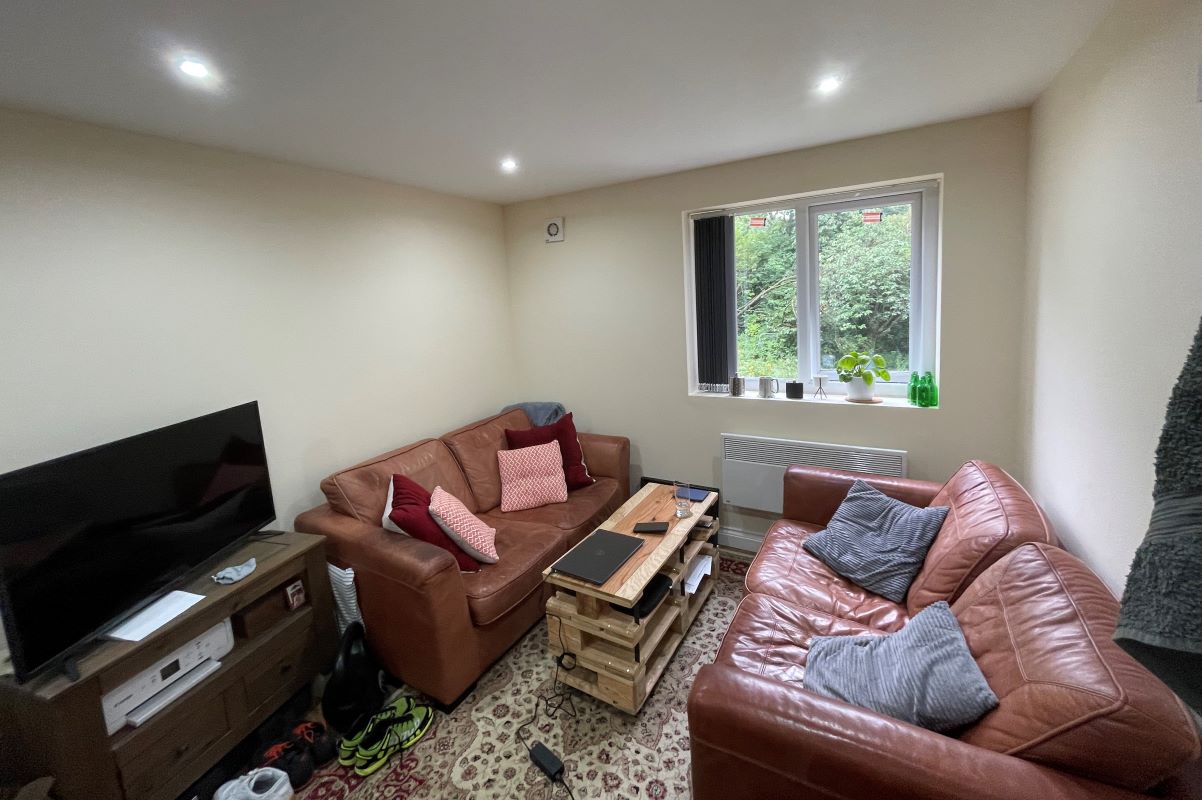 Flat 14 Kirkstall Gate, 101 Commercial Road, Leeds, West Yorkshire, LS5 3AD