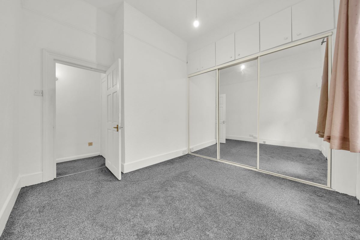57A Eastwood Road, Ilford, Essex, IG3 8UU