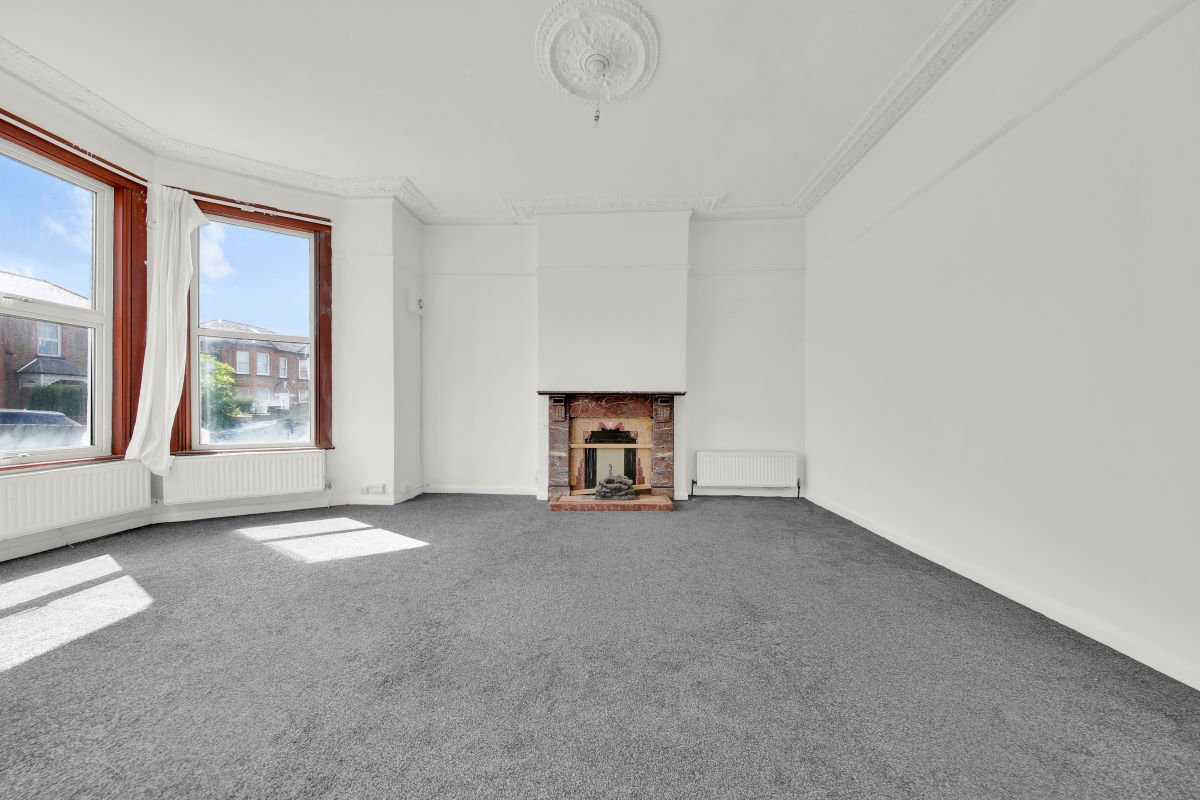 57A Eastwood Road, Ilford, Essex, IG3 8UU