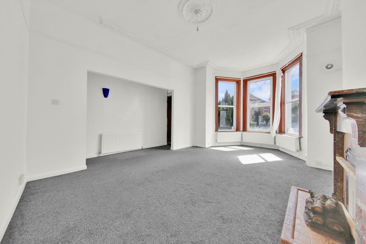 57A Eastwood Road, Ilford, Essex, IG3 8UU