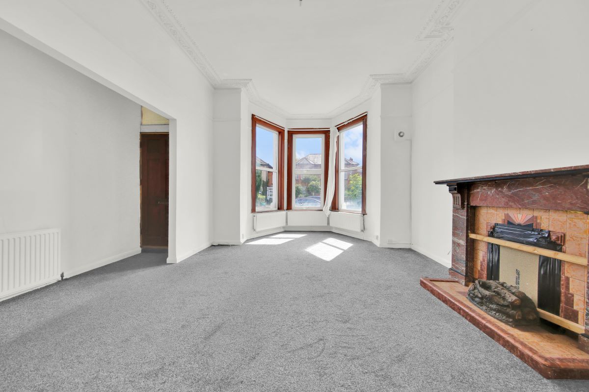 57A Eastwood Road, Ilford, Essex, IG3 8UU