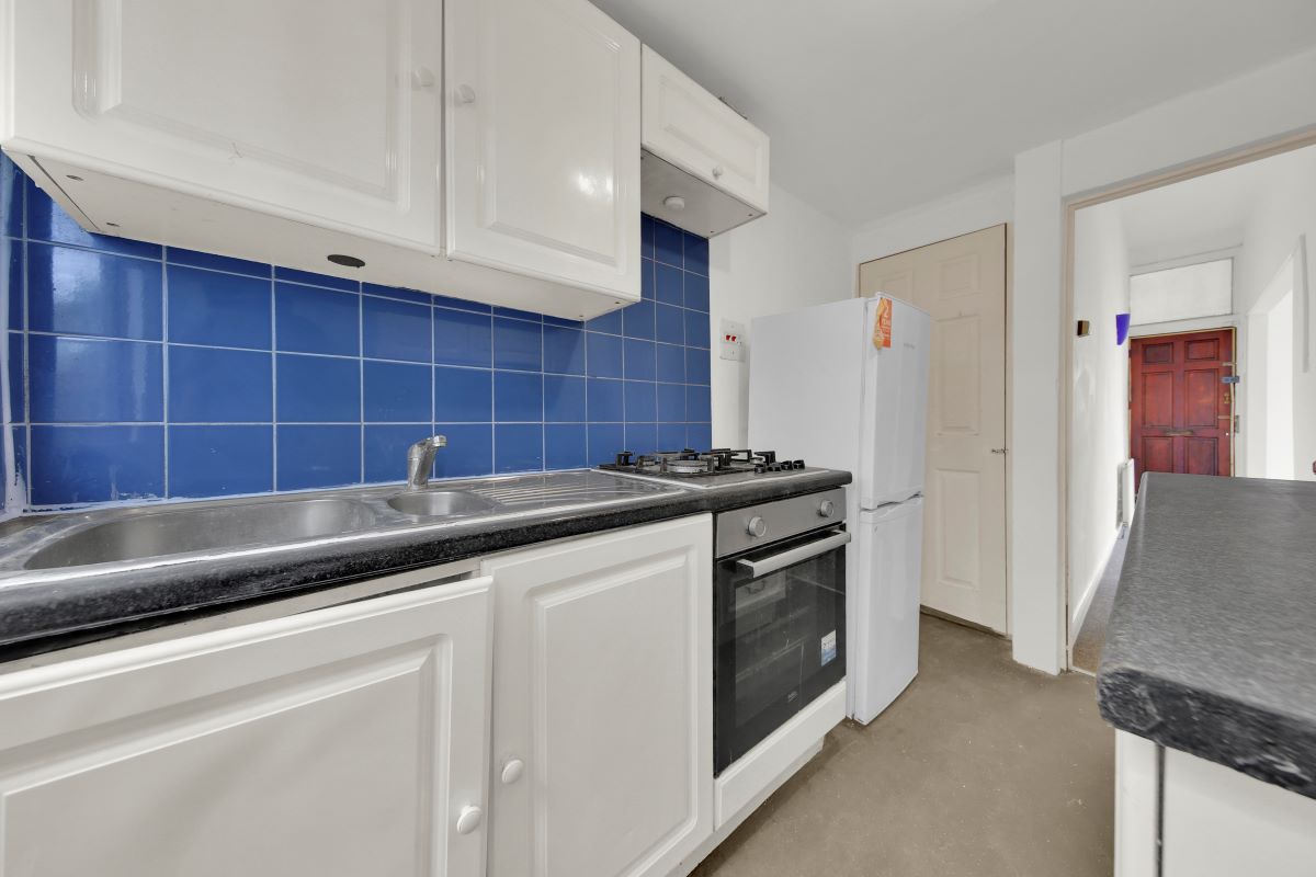 57A Eastwood Road, Ilford, Essex, IG3 8UU
