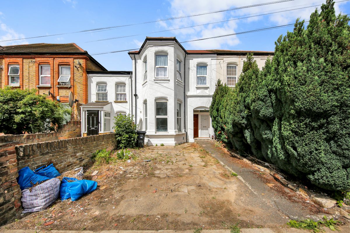 57A Eastwood Road, Ilford, Essex, IG3 8UU