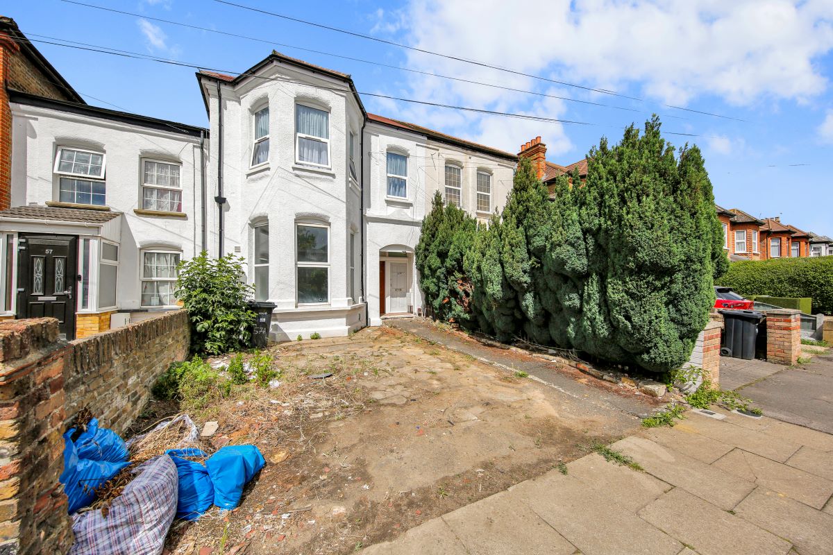 57A Eastwood Road, Ilford, Essex, IG3 8UU