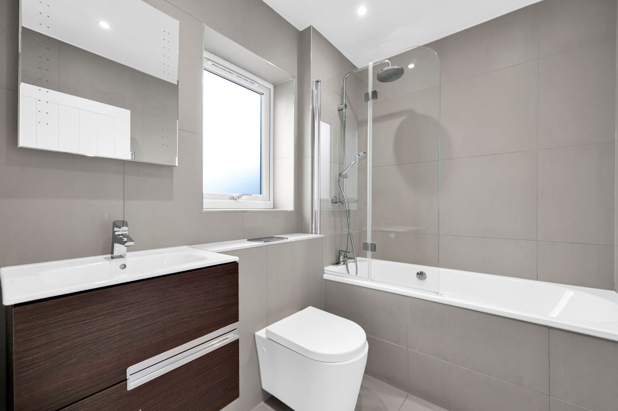 60 Brinkworth Road, Ilford, Essex, IG5 0FH