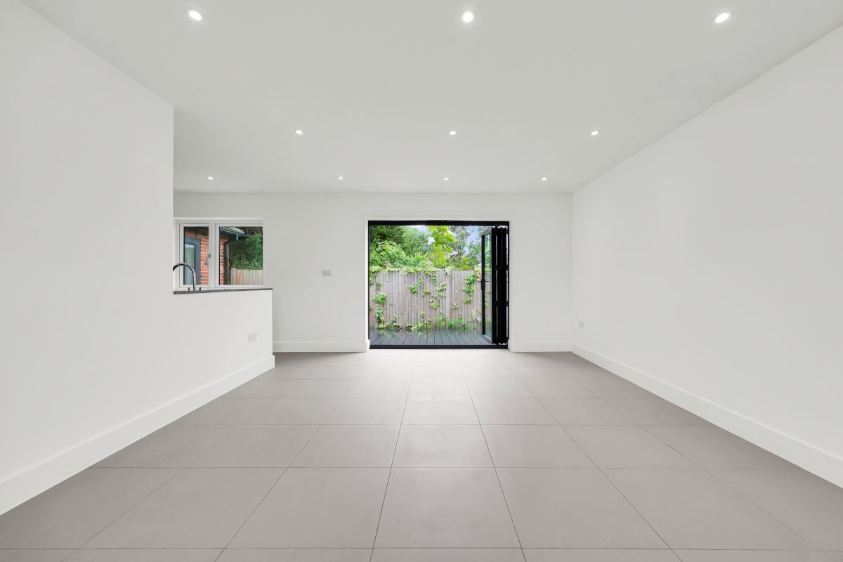 60 Brinkworth Road, Ilford, Essex, IG5 0FH