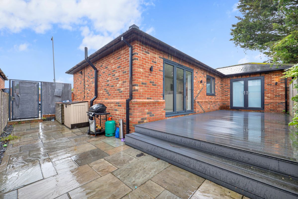 60 Brinkworth Road, Ilford, Essex, IG5 0FH