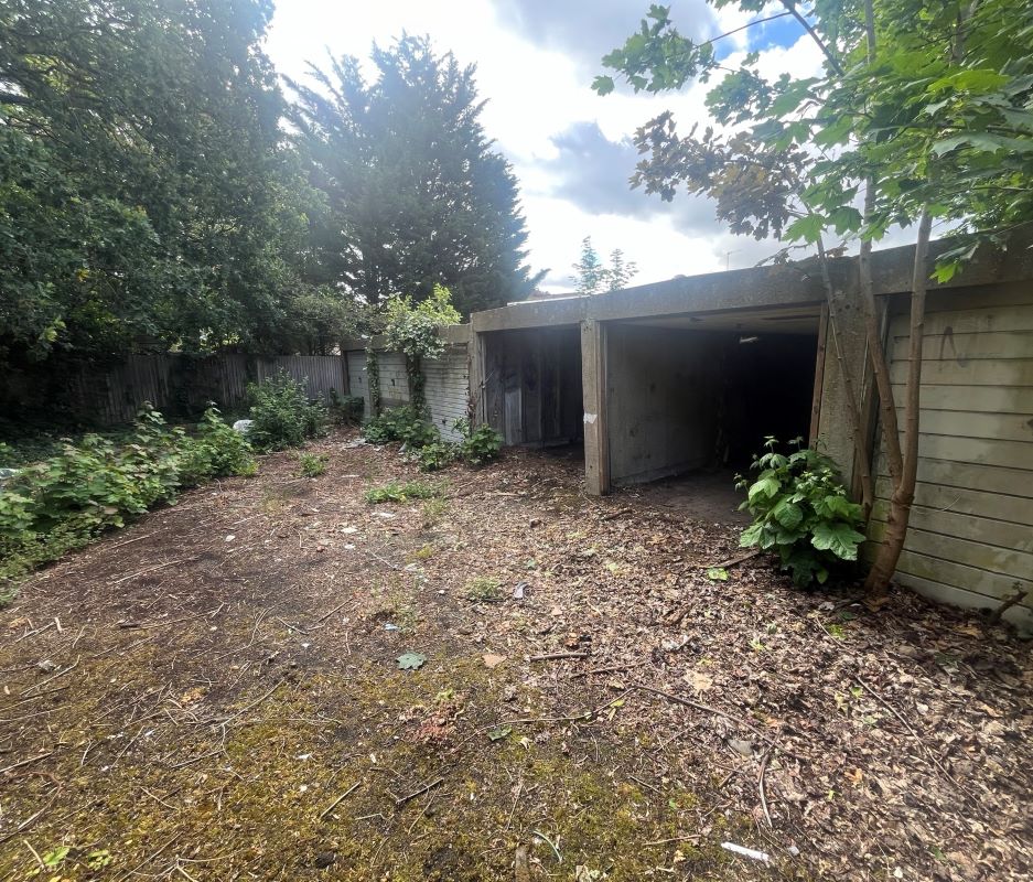 Garages and land at Halcot Avenue, Bexleyheath, Kent, DA6 7QD