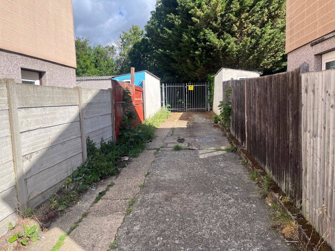 Garages and land at Halcot Avenue, Bexleyheath, Kent, DA6 7QD