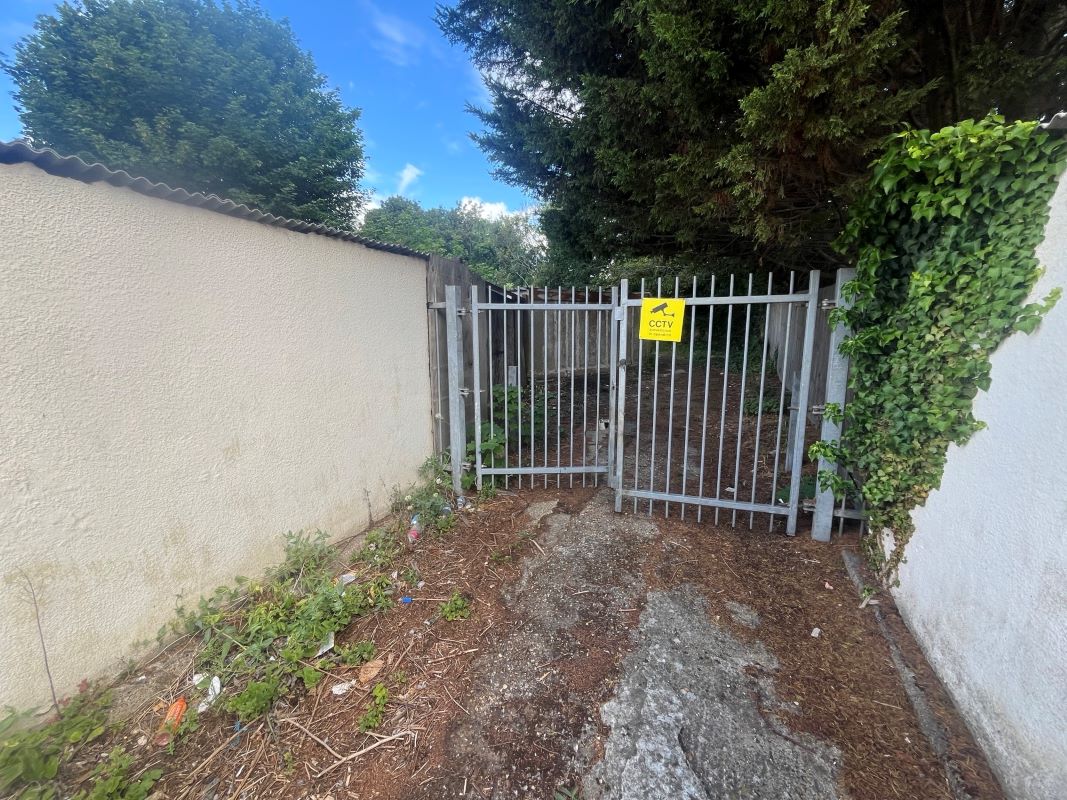 Garages and land at Halcot Avenue, Bexleyheath, Kent, DA6 7QD