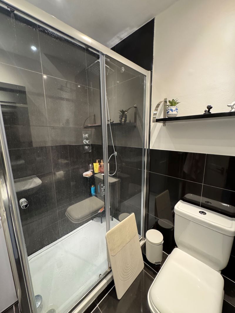 75 & 75C Queens Road, Buckhurst Hill, Essex, IG9 5BW