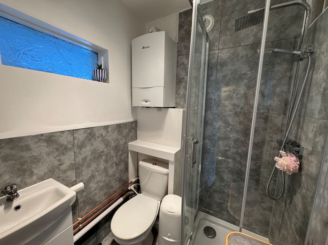 75 & 75C Queens Road, Buckhurst Hill, Essex, IG9 5BW