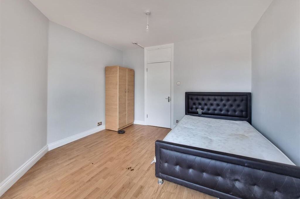 75A Longbridge Road, Barking, Essex, IG11 8TG - Strettons