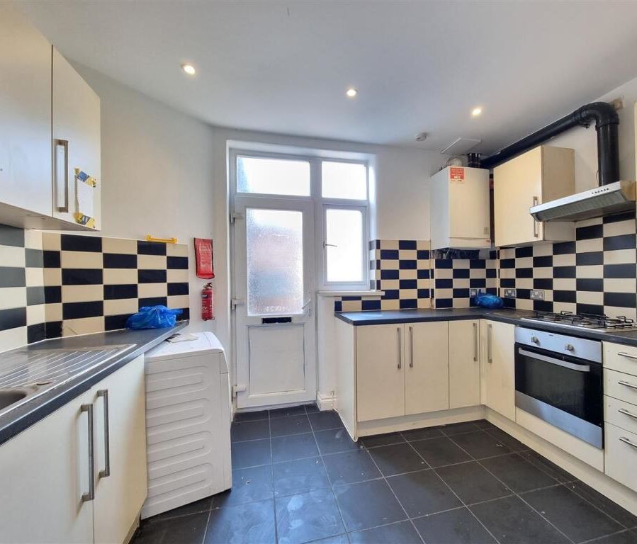 75A Longbridge Road, Barking, Essex, IG11 8TG - Strettons