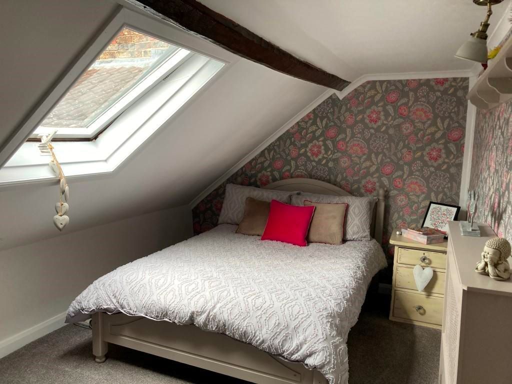 1 High Street, Snaith, Goole, DN14 9HF -  Strettons