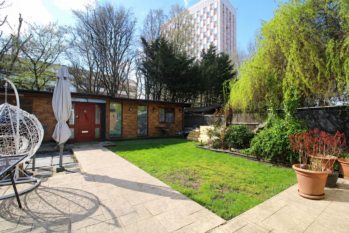 24 Montagu Crescent, London, N18 2HA -  Strettons