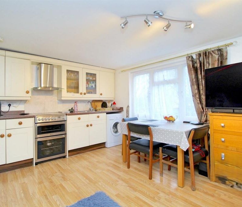 24 Montagu Crescent, London, N18 2HA -  Strettons
