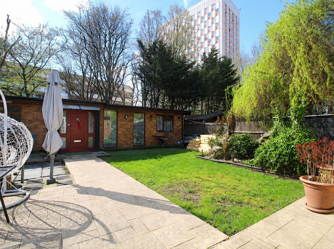24 Montagu Crescent, London, N18 2HA -  Strettons