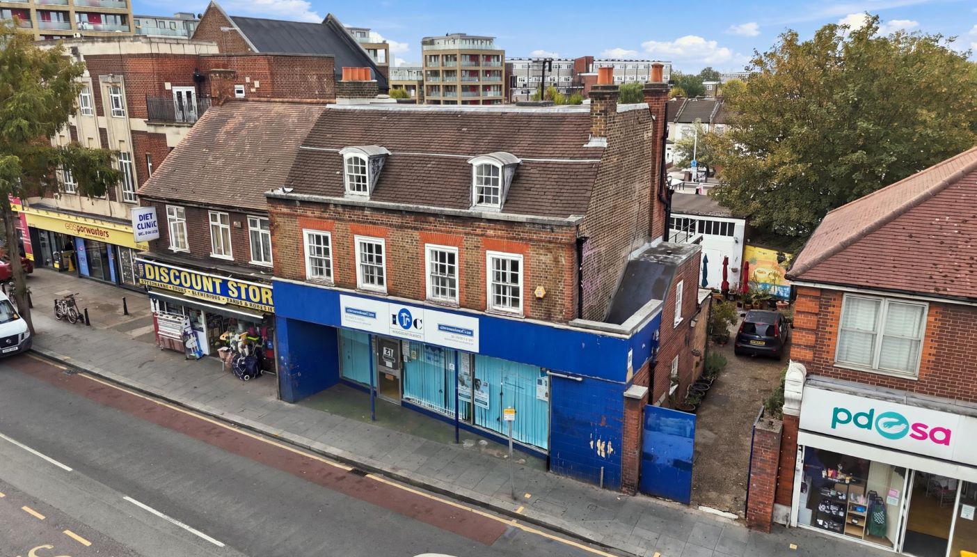 807 High Rd. Leyton, London E10 7AA