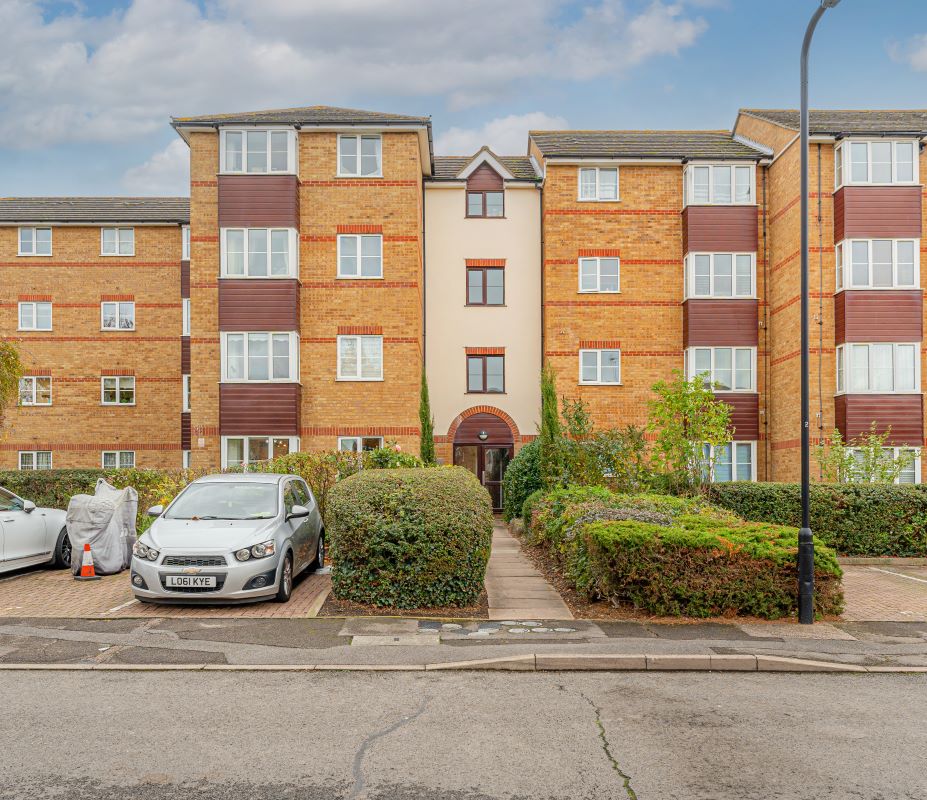 44 Thurlow Close, London, E4 9XE - Strettons