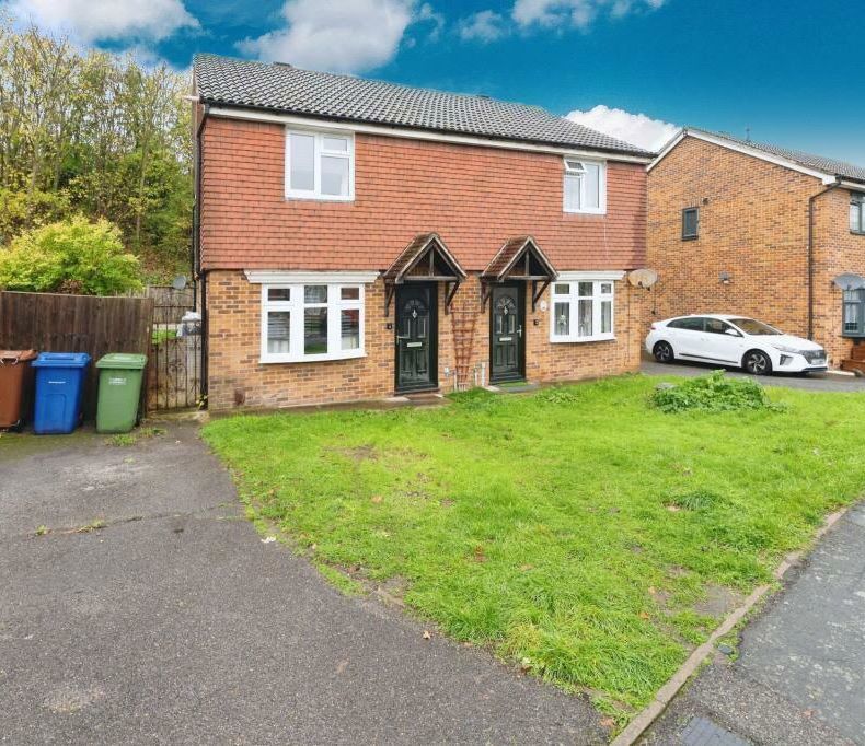 97 Curling Lane, Badgers Dene, Grays, Essex, RM17 5JJ - Strettons