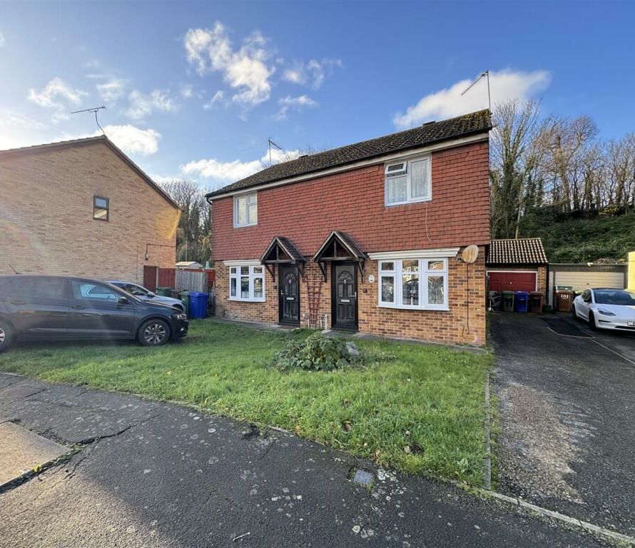 99 Curling Lane, Badgers Dene, Grays, Essex, RM17 5JJ - Strettons
