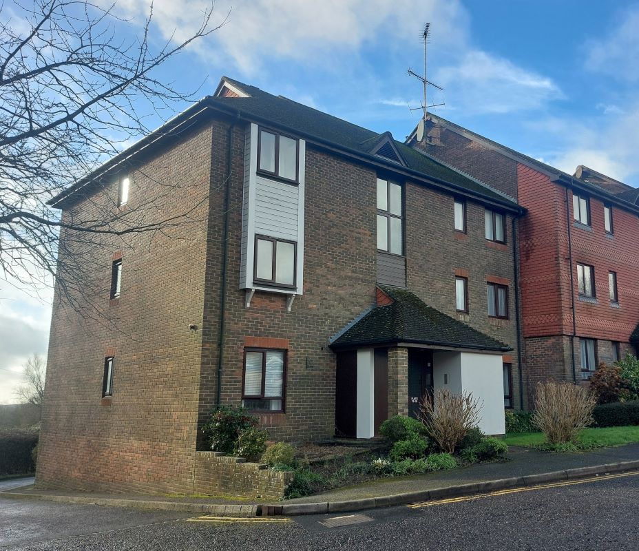 15 Abbey Way, Battle, East Sussex, TN33 0XD - Strettons