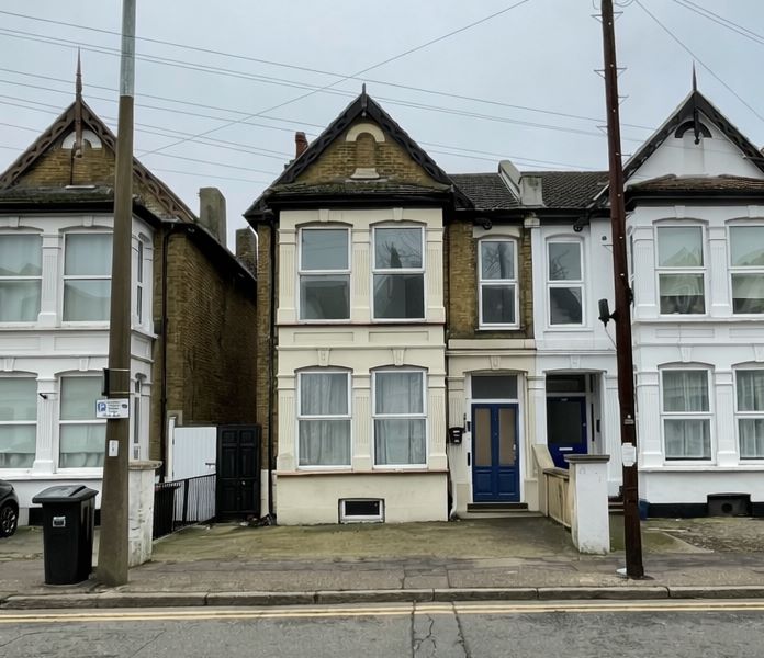 146 York Road, Southend-on-Sea, Essex, SS1 2EA - Strettons