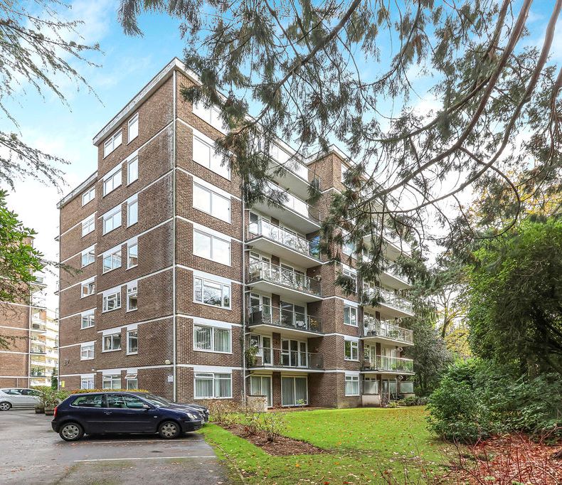 Flat 3 Pine Park Mansions, 1-3 Wilderton Road, Poole, Dorset, BH13 6EB -  Strettons