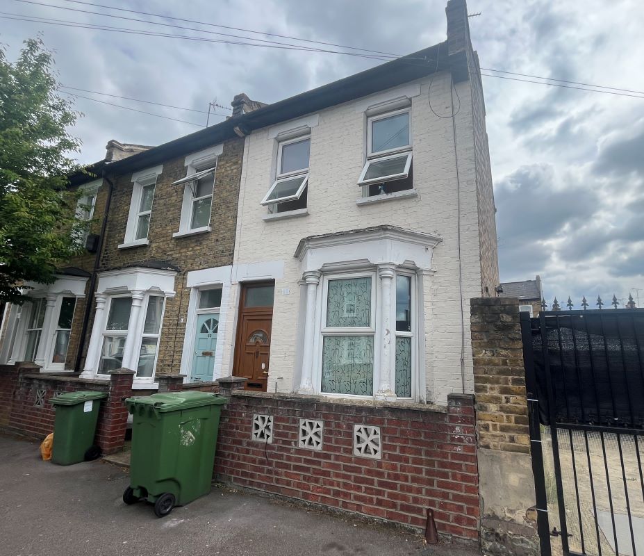 55 Widdin Street, Stratford, London, E15 4RY -  Strettons