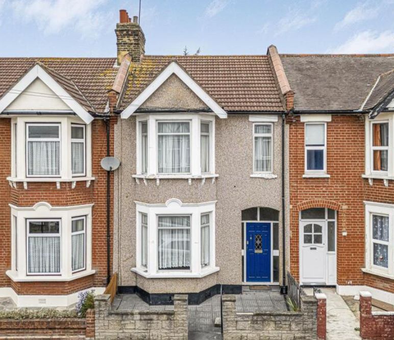 13 Claremont Gardens, Ilford, Essex, IG3 8AH - Strettons