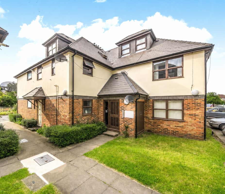 Flat E Block 3 Maytree Court, 50 Grove Road, Mitcham, Surrey, CR4 1SA - Strettons
