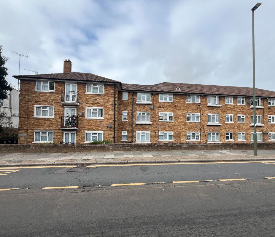 Flat 22 Swan Court, High Road, Whetstone, London, N20 0PS - Strettons