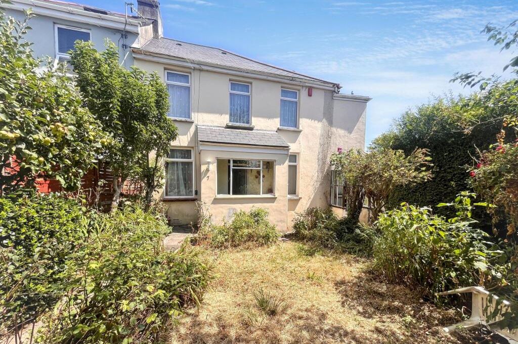 7 Moor View, Laira, Plymouth, Devon, PL3 6AS - Strettons