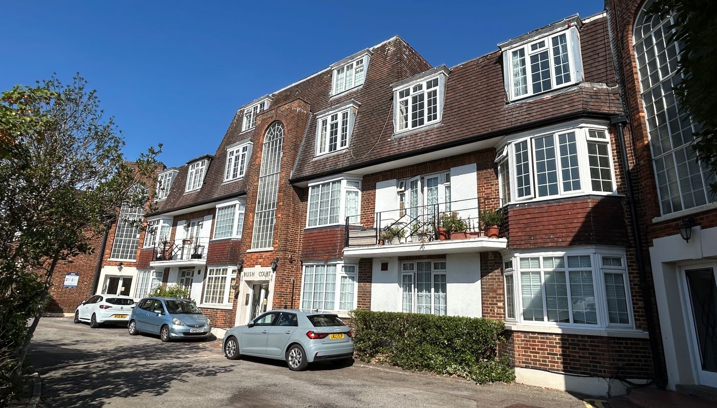 Flat 10 Bush Court, Crown Lane, Southgate, London, N14 5EY - Strettons