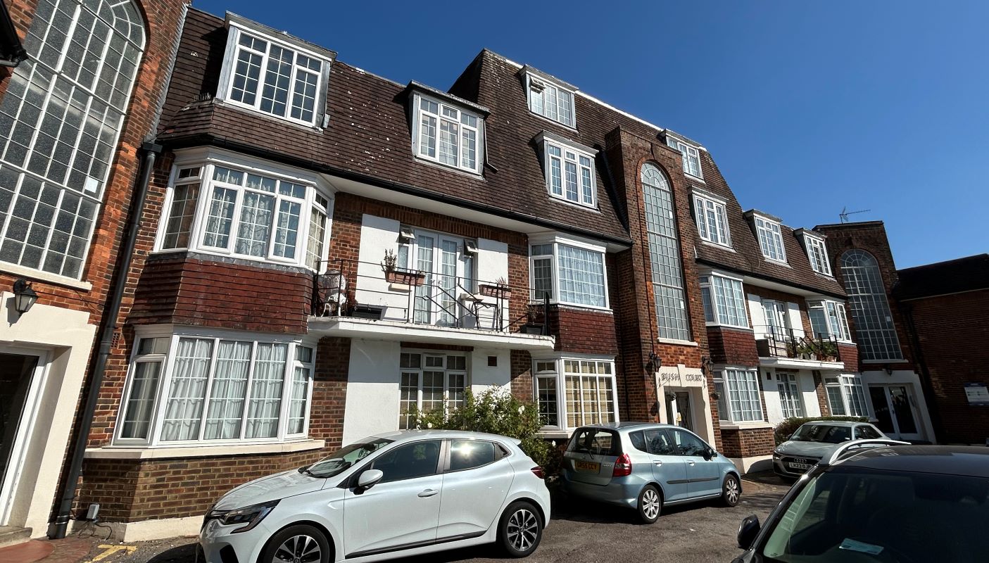 Flat 11 Bush Court, Crown Lane, Southgate, London, N14 5EY - Strettons