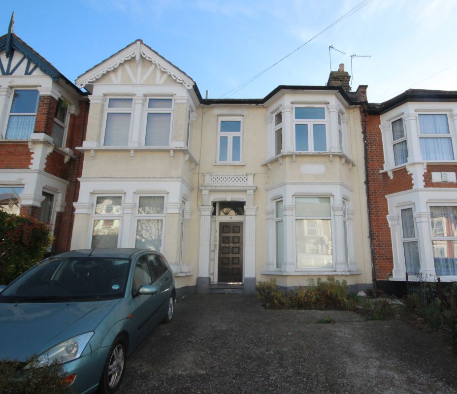 7C Kensington Gardens, Ilford, Essex, IG1 3EJ - Strettons