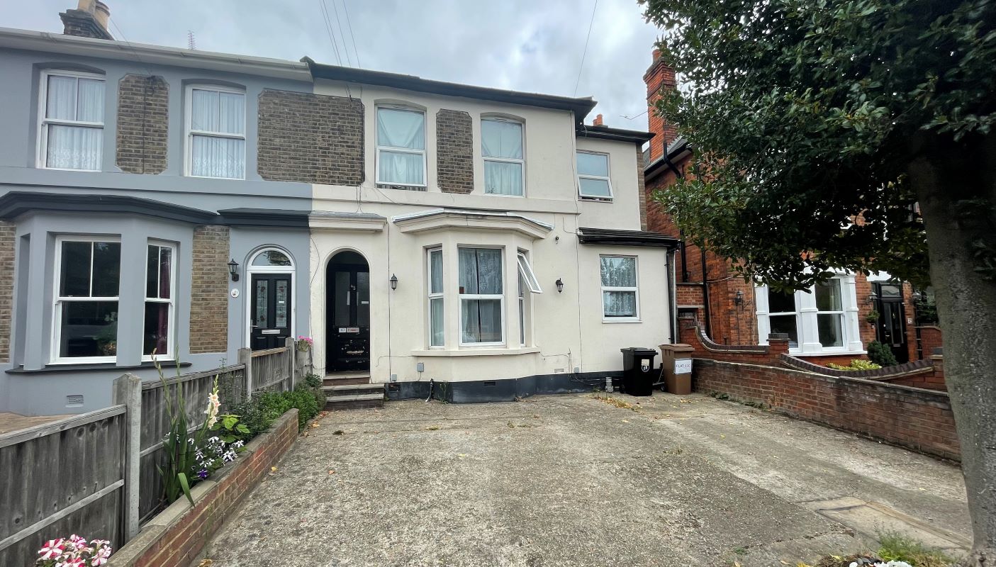 43 Junction Road, Romford, Essex, RM1 3QR -  Strettons