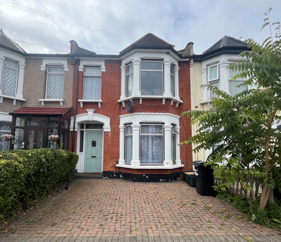 60 Holmwood Road, Ilford, Essex, IG3 9XZ -  Strettons