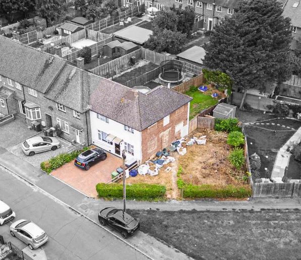 10 Barton Way, Borehamwood, Hertfordshire, WD6 1PH -  Strettons