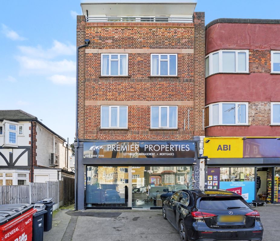 9B Chigwell Road, South Woodford, London, Redbridge, E18 1LR -  Strettons