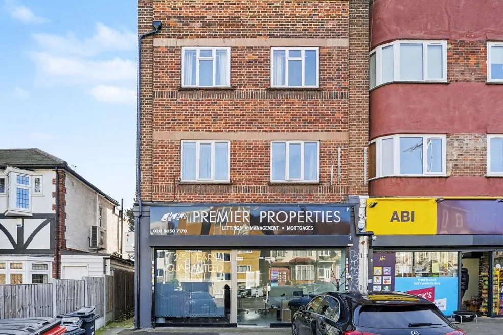 Leasehold One Bedroom Second Floor Garden Flat