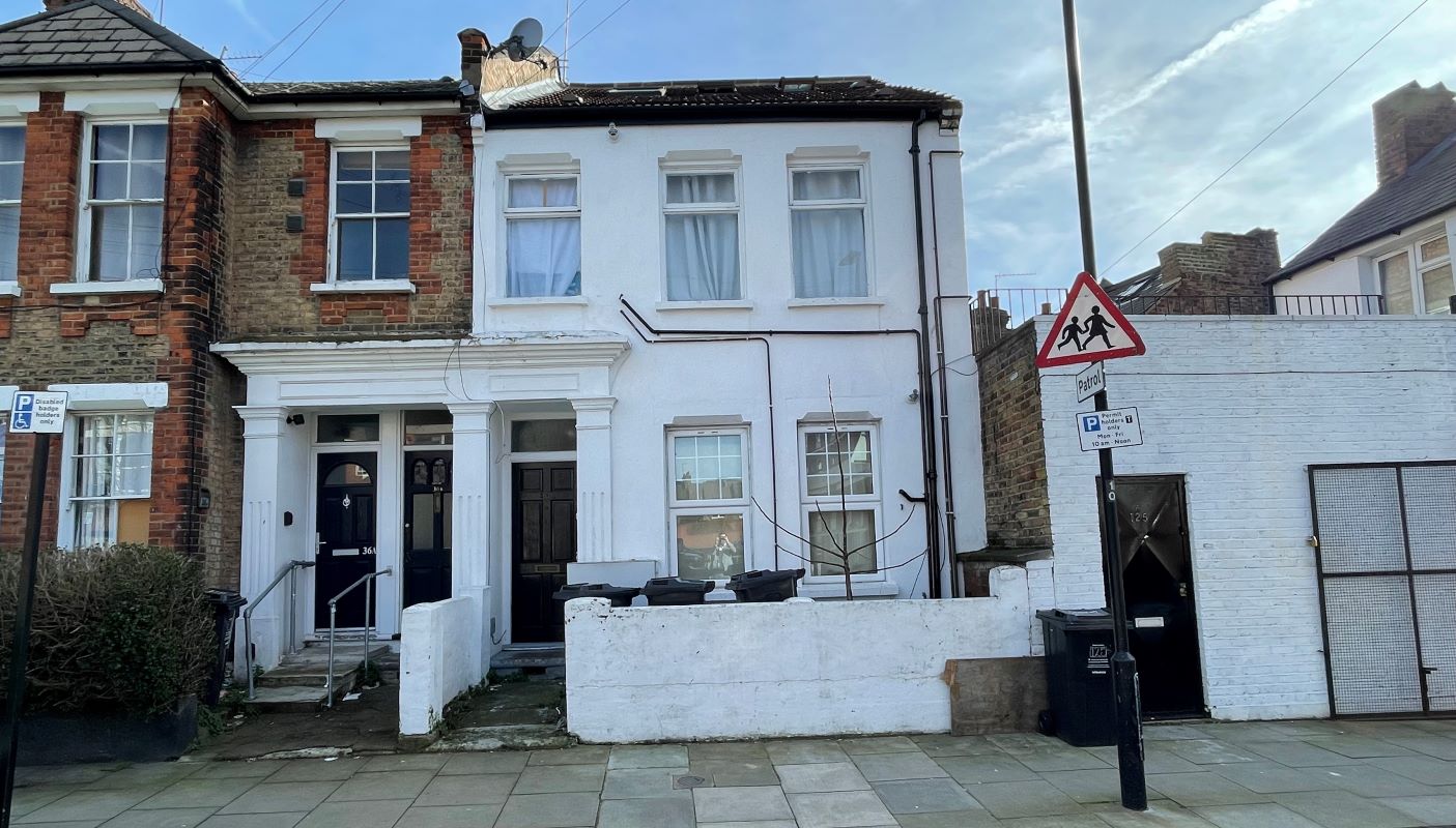 Flat 5, 34A Geldeston Road, Hackney, London, Hackney, E5 8SB -  Strettons
