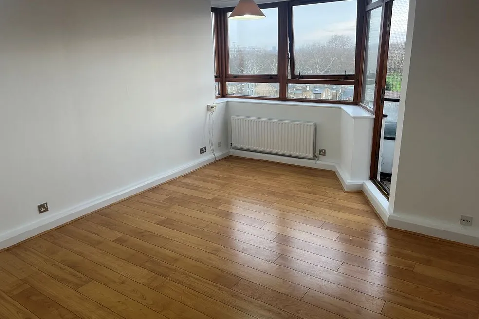 Long Leasehold Vacant One Bedroom Flat