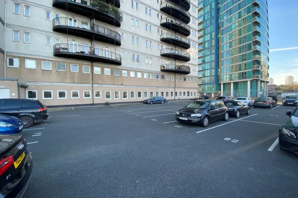 Flat Through Auction In Central House 32 66 High Street London E15 2pf Strettons