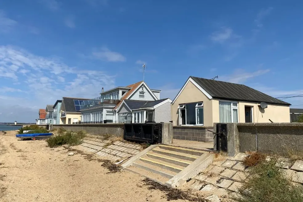 House sold with 2 bedrooms through auction in 35 Tower Estate, Point