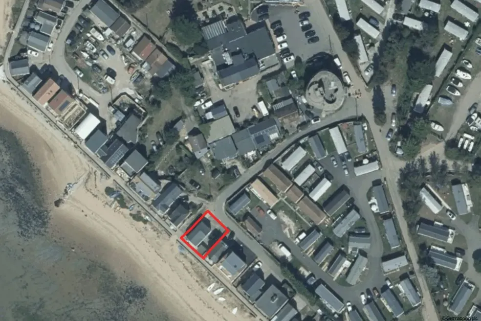 House sold with 2 bedrooms through auction in 35 Tower Estate, Point