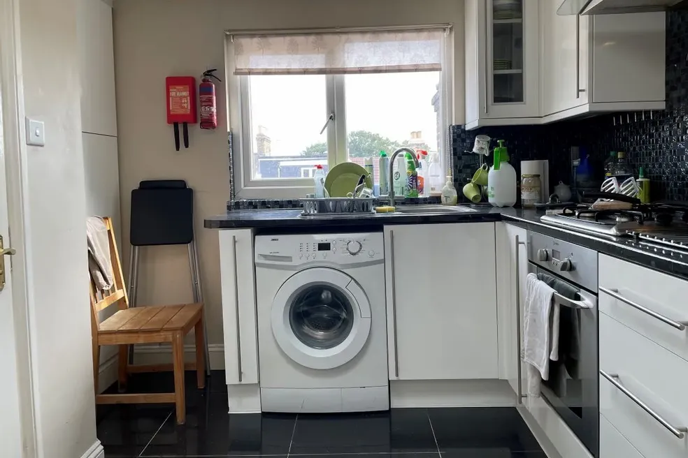 House with 7 bedrooms through auction in 5 Third Avenue, Walthamstow